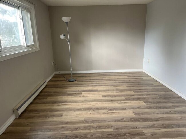 Photo du bâtiment - 162 Jansen Av