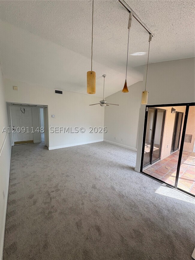 Foto del edificio - 1200 N Liberty Ave