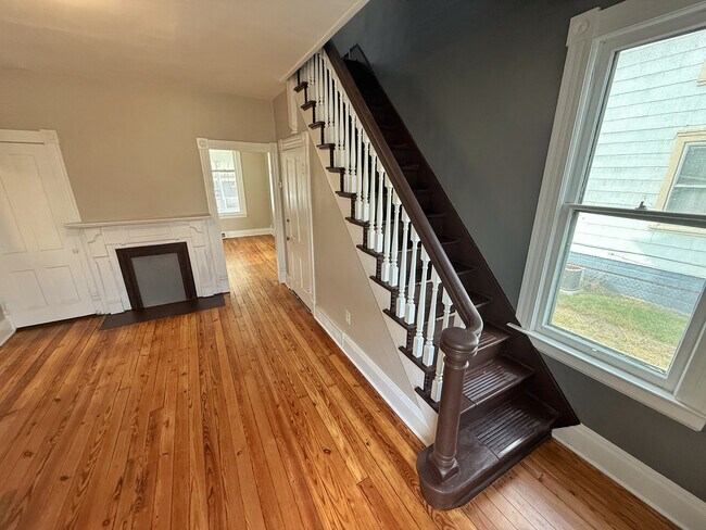 Foto del edificio - 49 Lynwood Ave