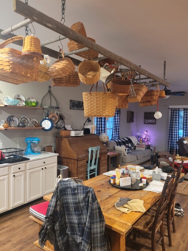 Foto del edificio - 13970 Richmond Rd