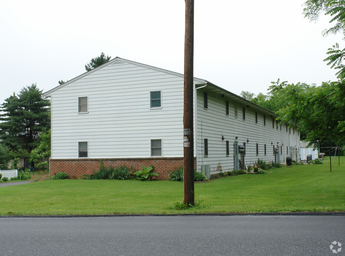 Building Photo - 60 N 63rd St