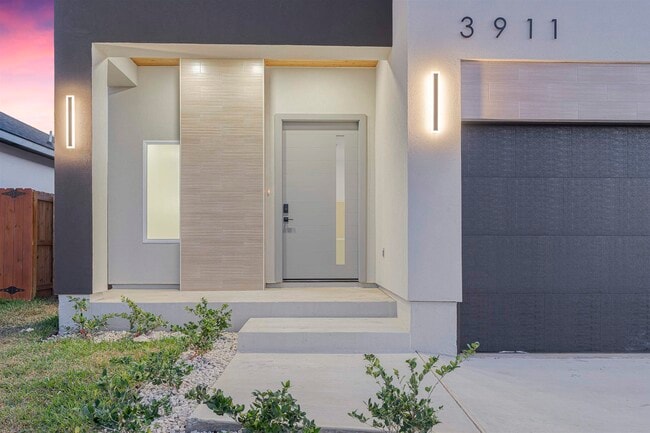 Building Photo - 3911 Yoyis St