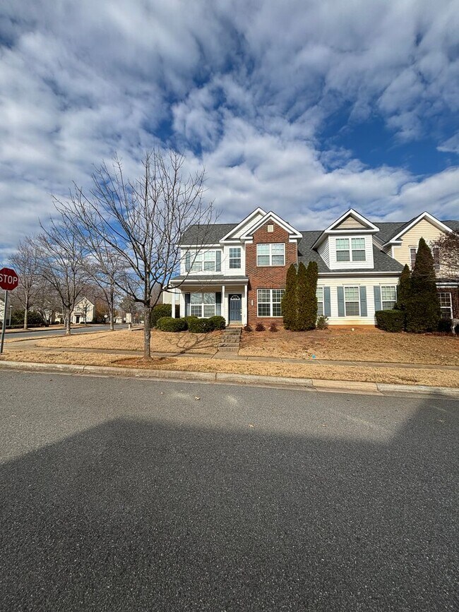 Foto del edificio - Spacious End Unit 3BR/2.5BA Townhouse