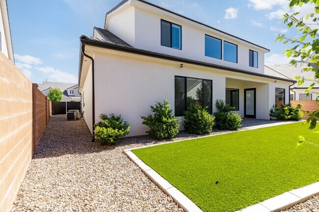 Foto del edificio - Beautiful 5 Bed 3.5 bath near Sunrise Valley Park In Washington.