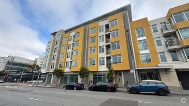 Building Photo - 2655 Bush St