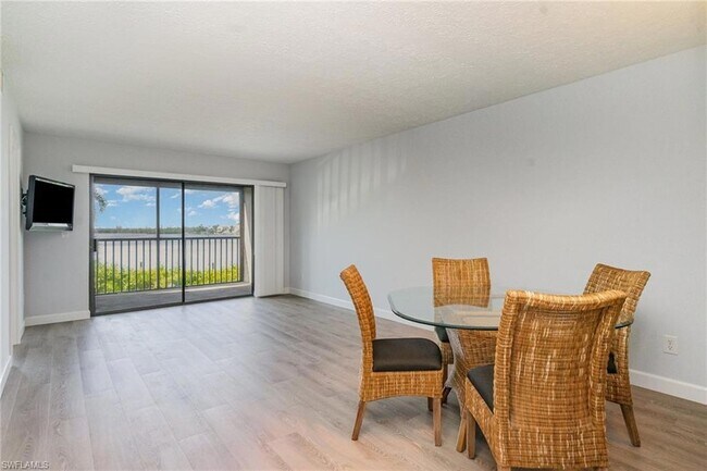 Foto del edificio - 4835 Bonita Beach Rd SW