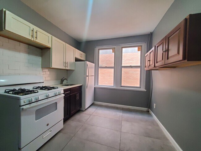Building Photo - 482 N 12th St