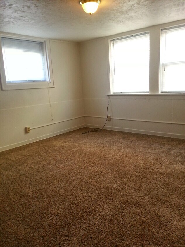 Foto principal - 828 S 16th St