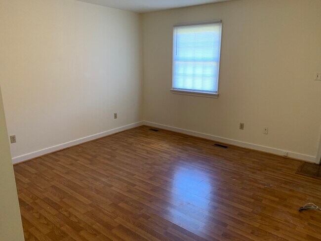 Living room - 116 Orchard Ln