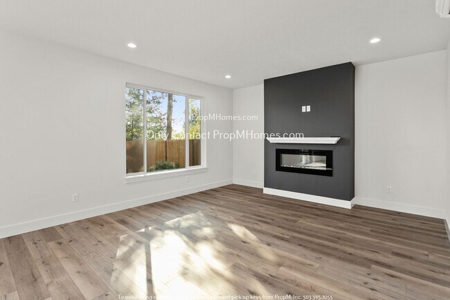 Foto del edificio - Beautiful Modern Three Bedroom In Oregon C...