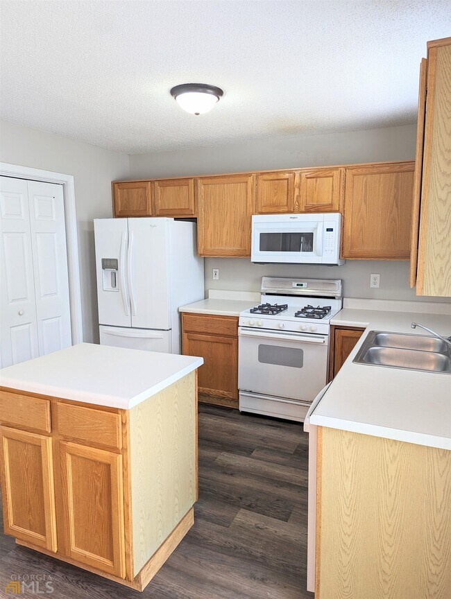 Foto del edificio - 6030 Kingston Ln