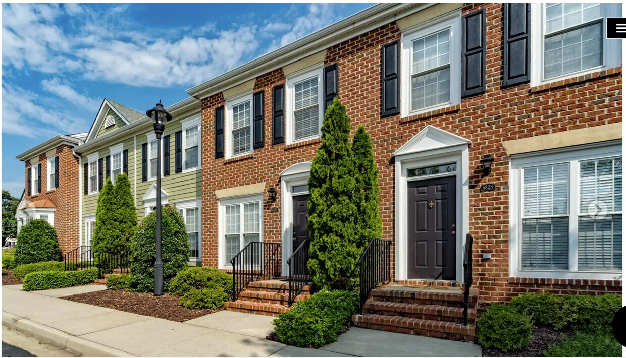 Outside of Townhome - 1019 Estates Village Ln