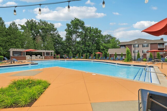 Building Photo - Cross Creek at Murfreesboro