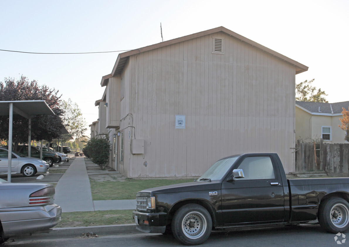 Building Photo - 307 N Brown St