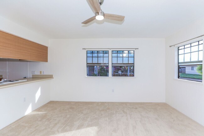 Building Photo - Royal Kunia - 2/1/2 - $2,500