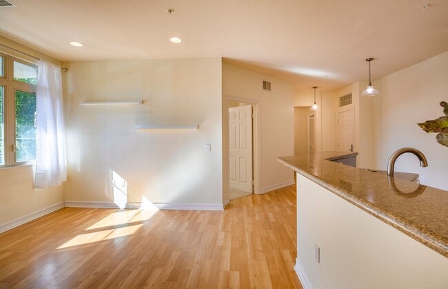 Building Photo - Rare Corner 3BR with Great Natural Light + 2 Parking Spaces
