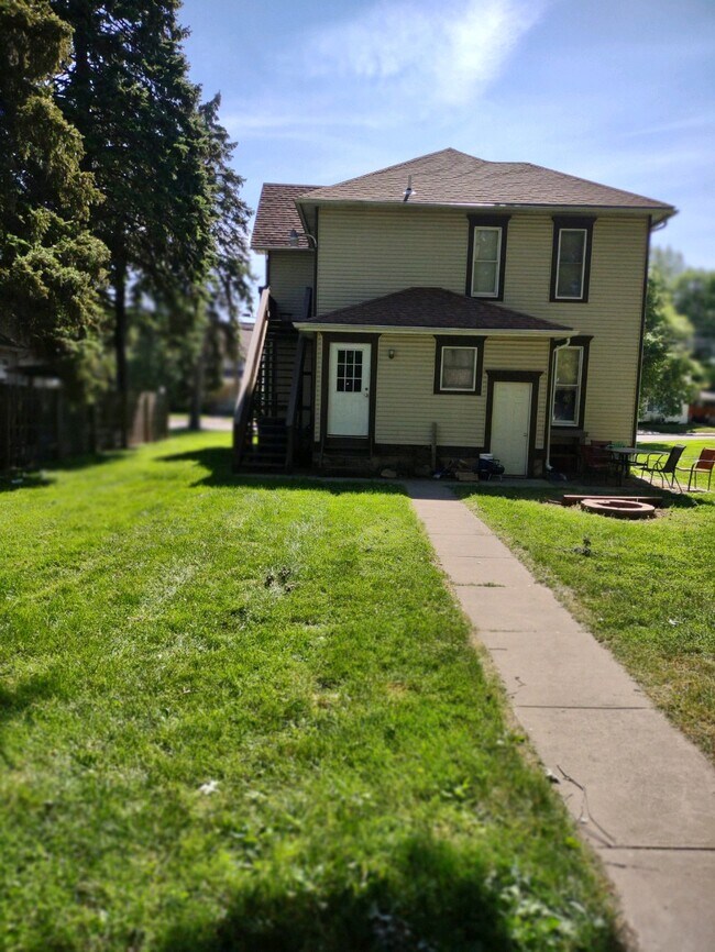 back - 439 N Main St