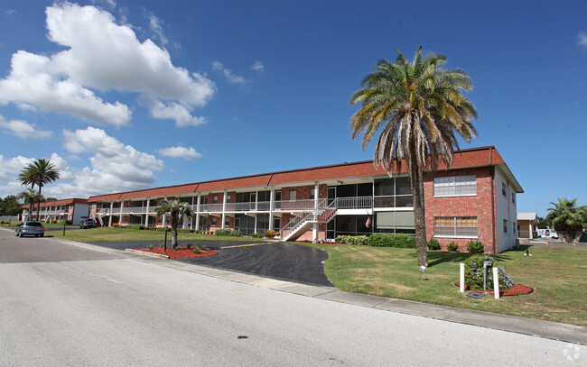 Building Photo - Lake Tarpon Apartments