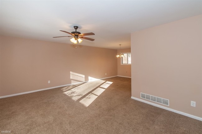 Building Photo - 3927 Wildwood Lake Dr SW