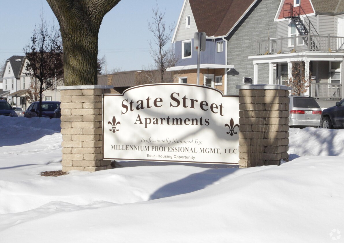 State Street Apartments Apartments in Milwaukee, WI