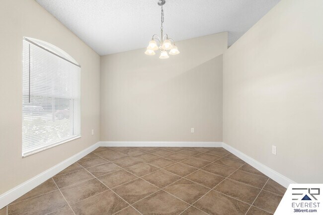 Building Photo - 242 Boulder Rock Dr