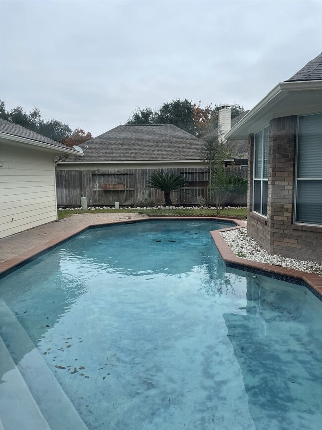 Foto del edificio - 5622 Lake Pl Dr