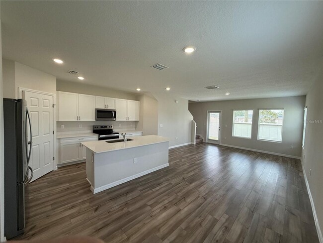 Building Photo - 3867 King Hill Dr