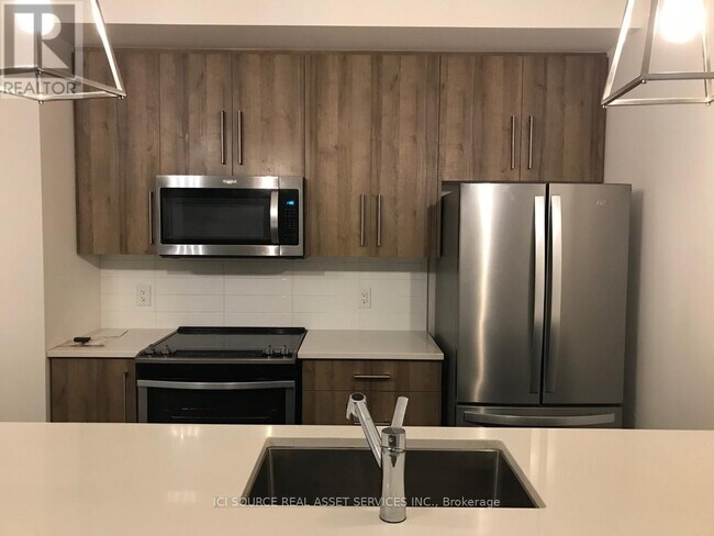 Photo du bâtiment - 499 Sophia Cres