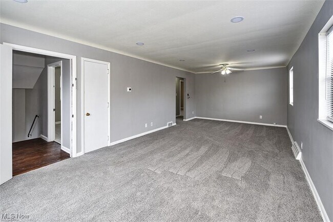 Foto del edificio - 2346 Westmoor Rd