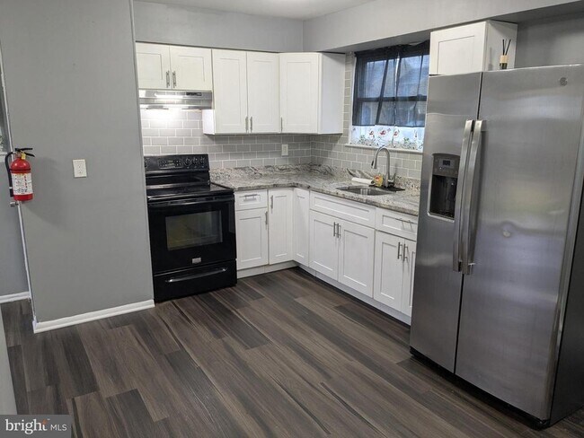 Building Photo - 51 Noble Rd