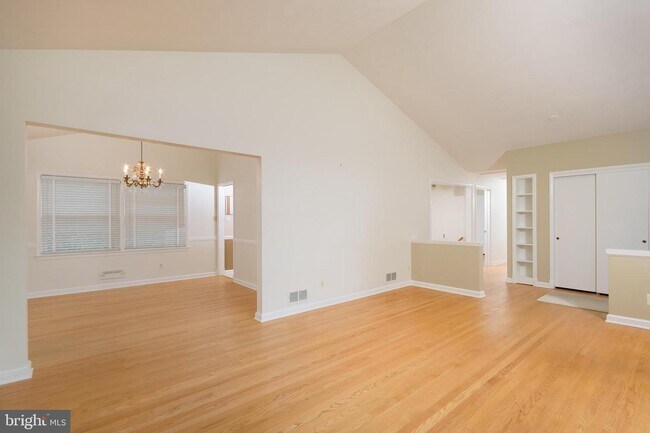 Building Photo - 7124 Park Terrace Dr