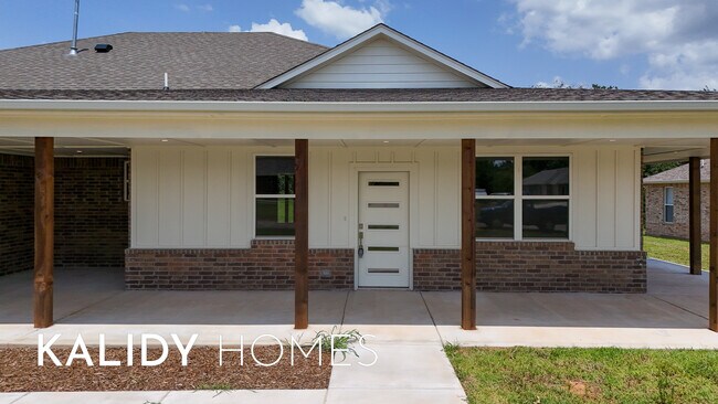 Foto del edificio - 17611 Natalie Ct