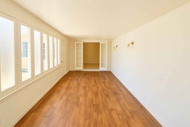 Building Photo - 242 Linda Vista Dr