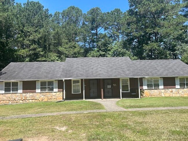 Building Photo - 8483 Pineland Dr