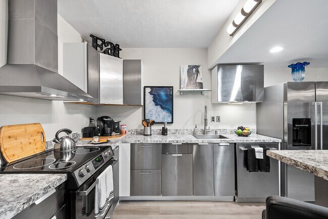 Foto del edificio - 5061 Sherwood Ln