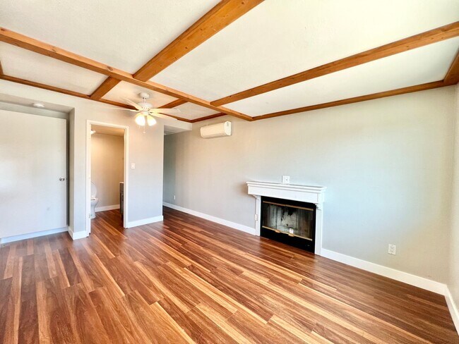 Foto del edificio - Delightful 3BD/2BA Home with Fruit & Veggie Garden, Back Patio, Solar & In-Unit Laundry