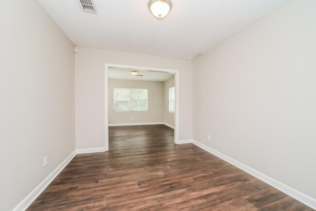 Foto del edificio - 6104 Harlow Blvd