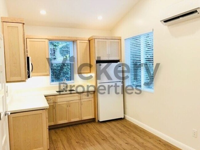 Foto del edificio - 71 Meadow View Rd