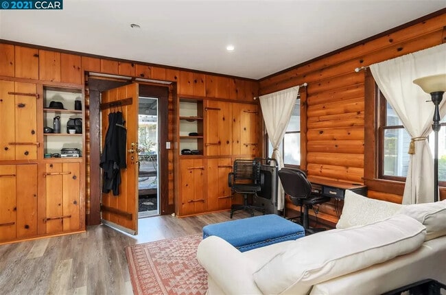 Foto del edificio - 291 La Questa Dr