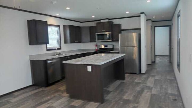 Foto del edificio - 74 Meggan Dr