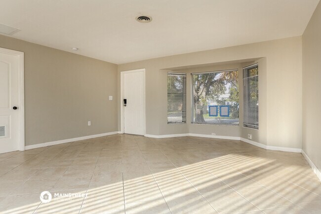 Building Photo - 1700 SW 5th Ave