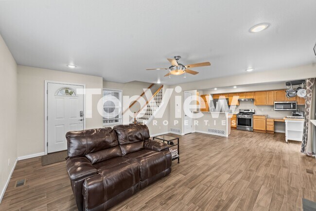 Foto del edificio - 10110 Clear Creek Rd