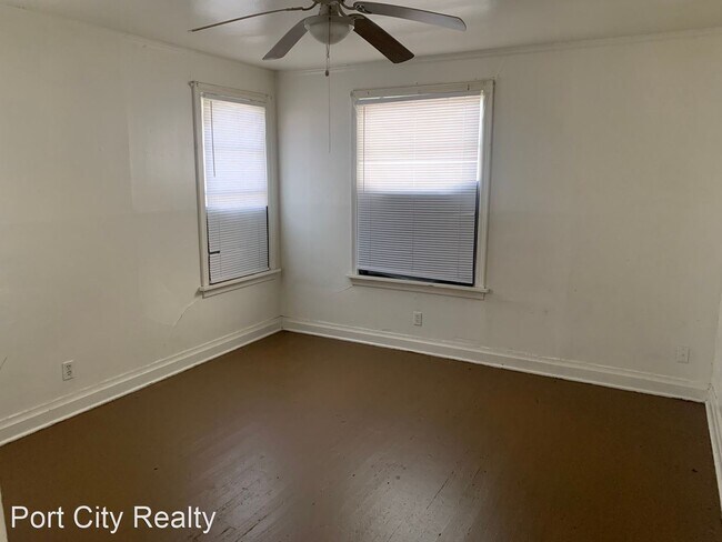 Building Photo - 2 br, 1 bath House - 3256 Midway Ave