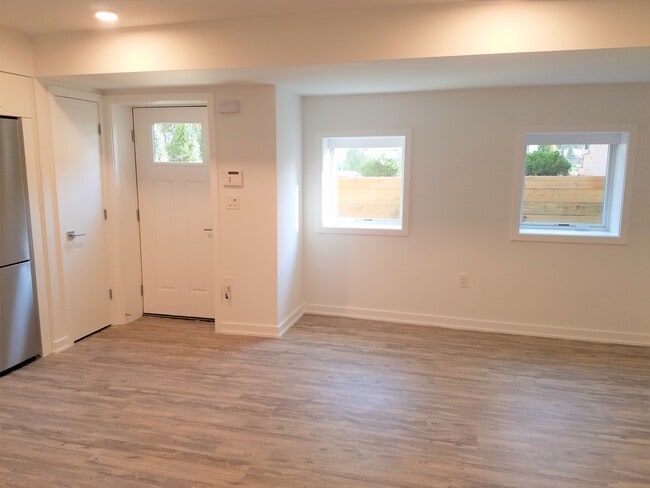 Entry to Living Rm - 3700 Connecticut Ave NW