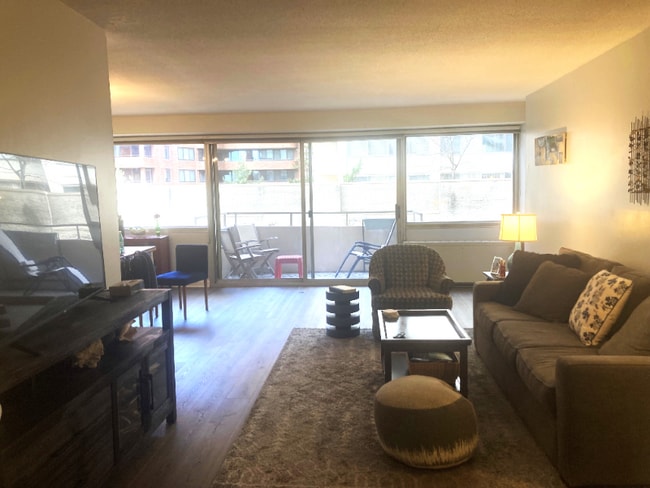 Photo - 4515 Willard Ave Apartment