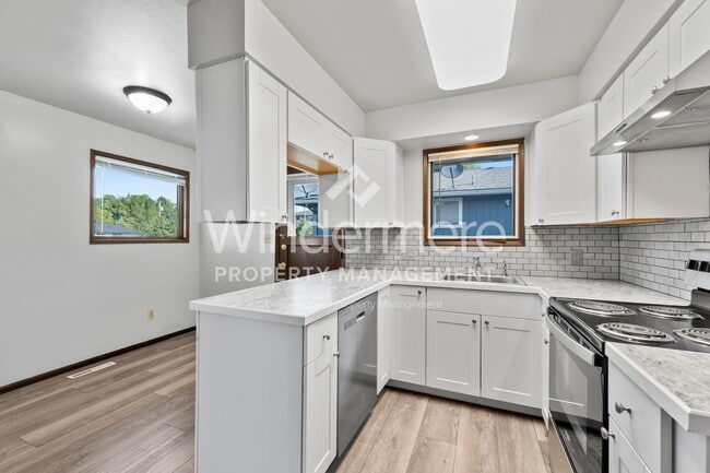 Building Photo - 822-824 N Wilbur Rd