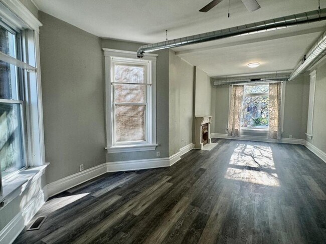 Foto del edificio - 5 bedroom in CHICAGO IL 60622