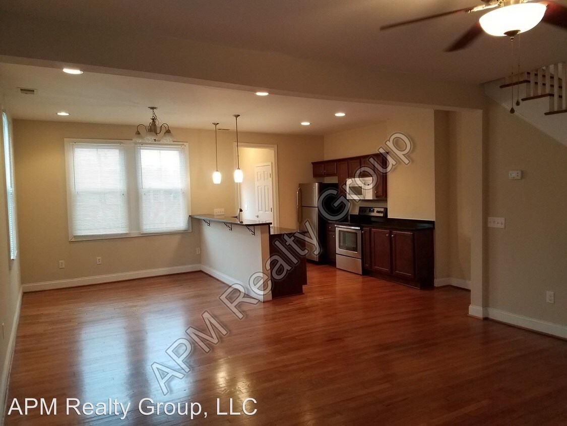 Primary Photo - 2 br, 2.5 bath House - 1805 Wheat St.