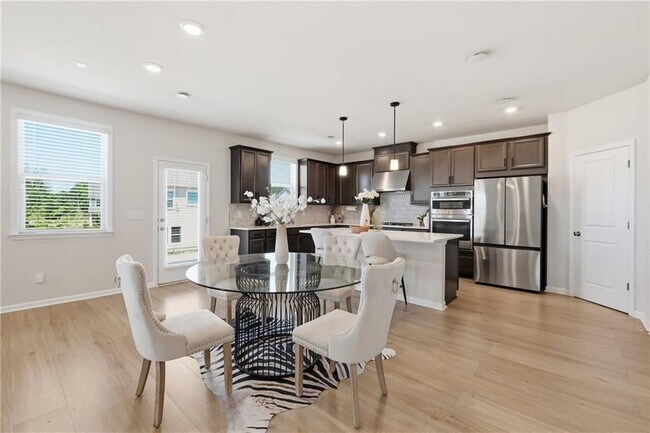 Foto del edificio - 8820 Shipton Cir