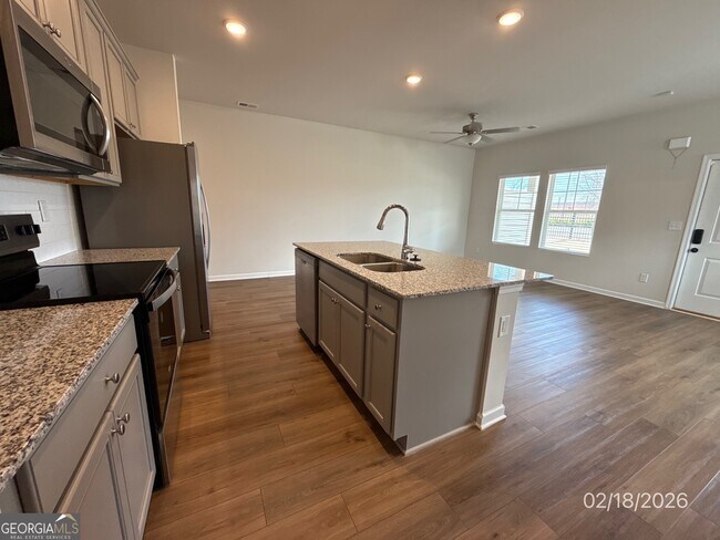 Building Photo - 333 S Point Blvd